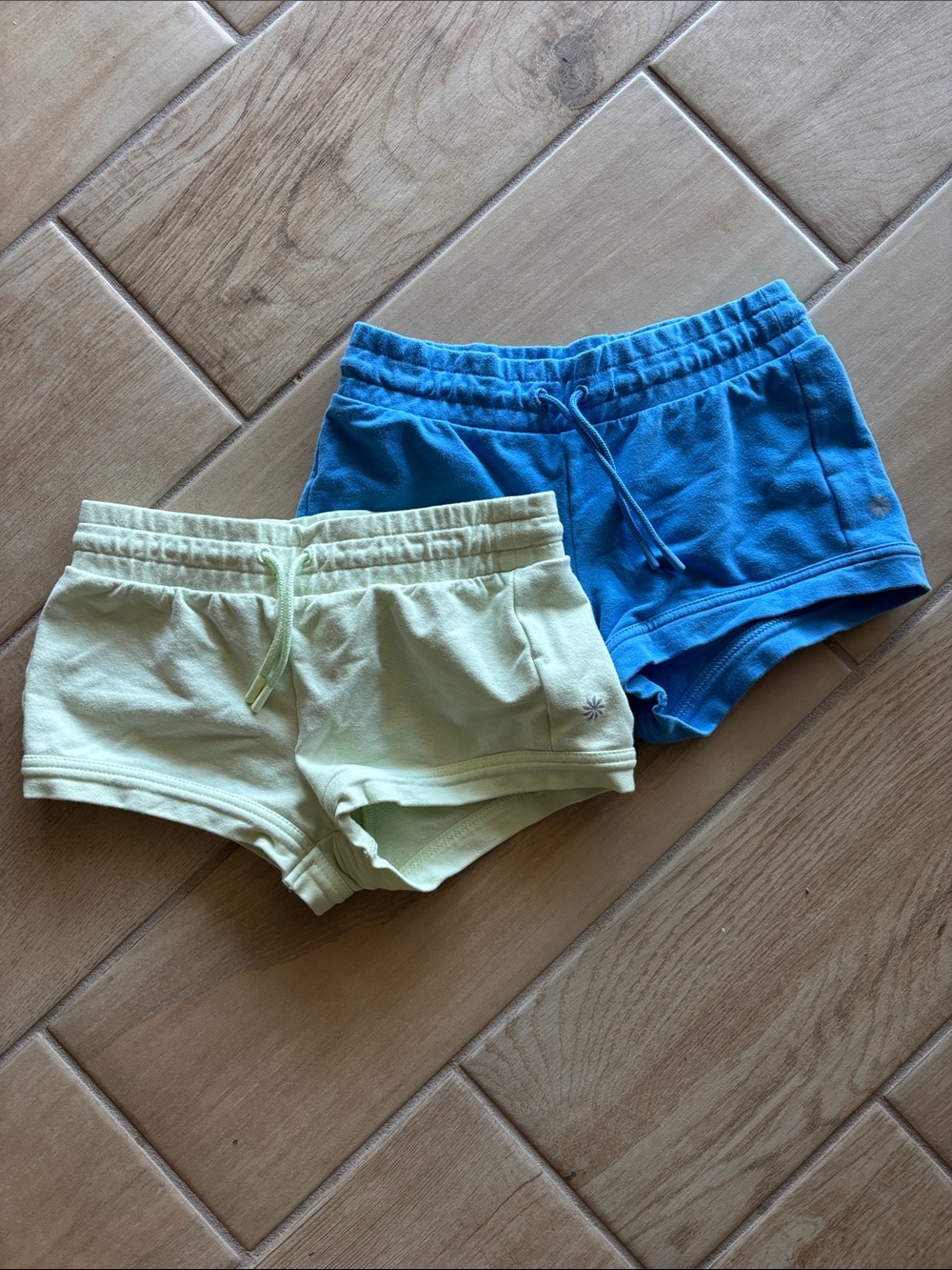 Athleta Girl green and blue shorts size medium 8/10